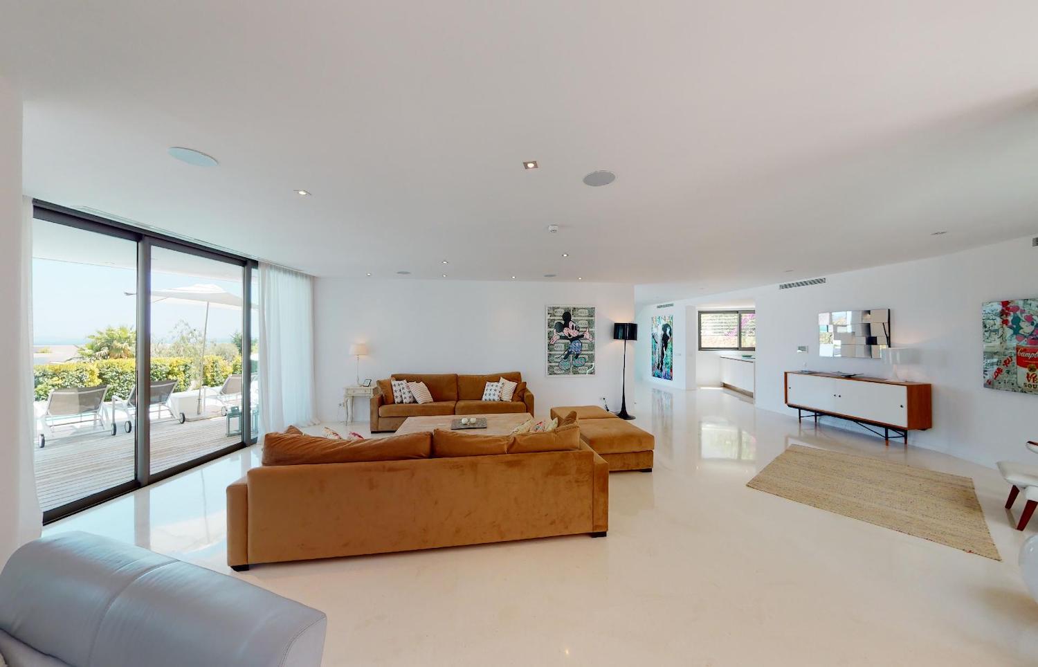 Villa Riley