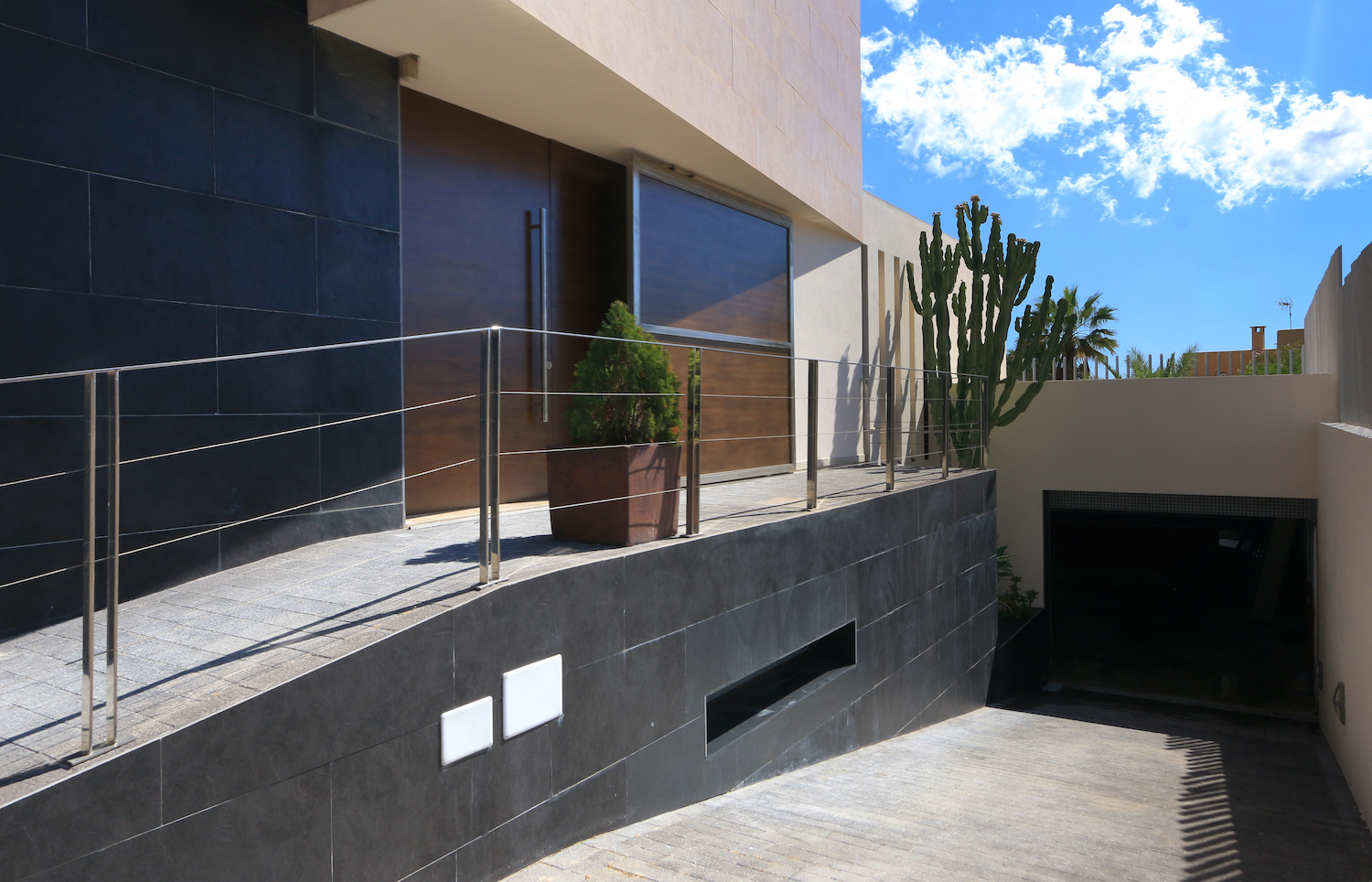 Villa Bellows