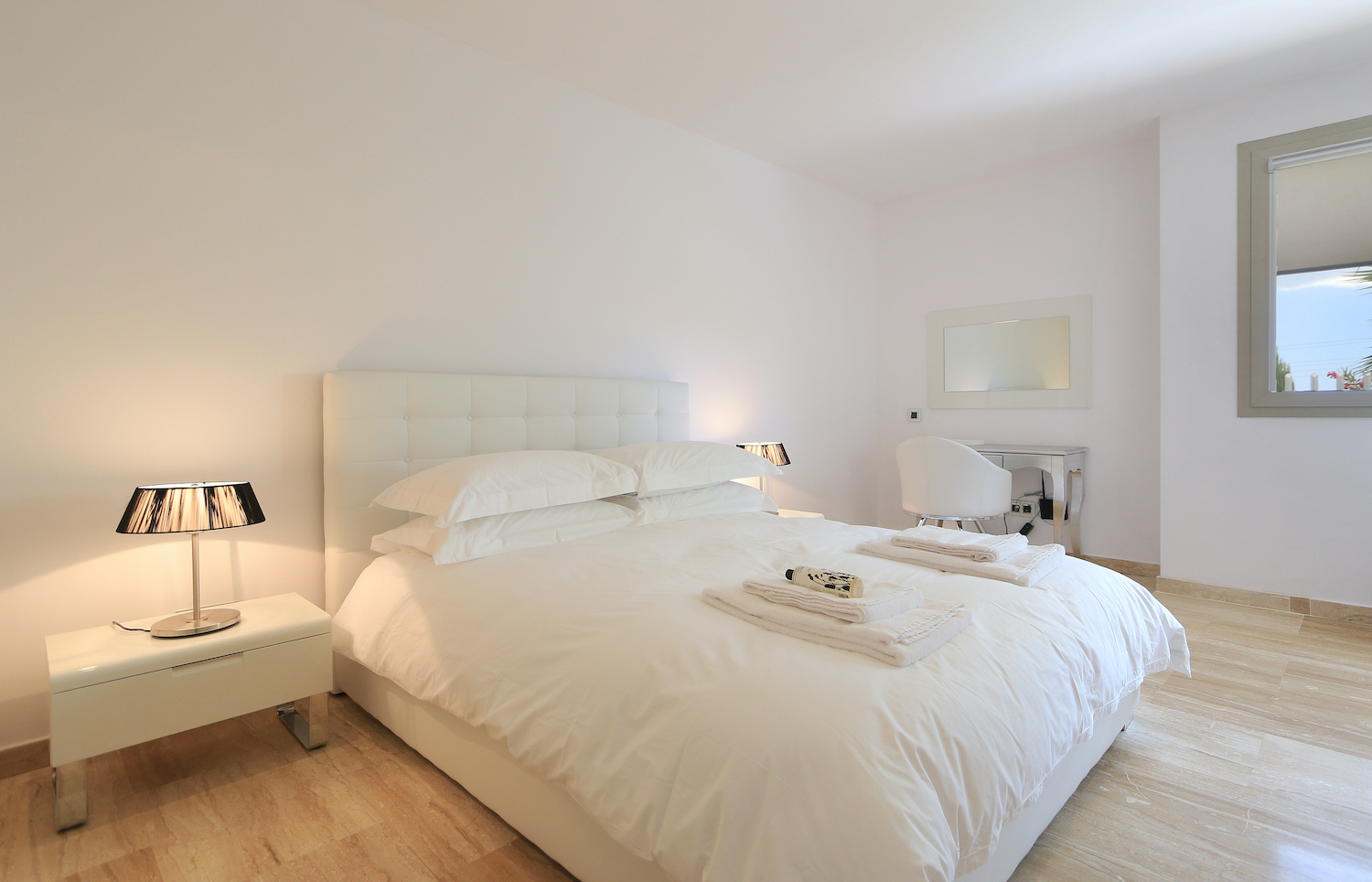 Villa Bellows