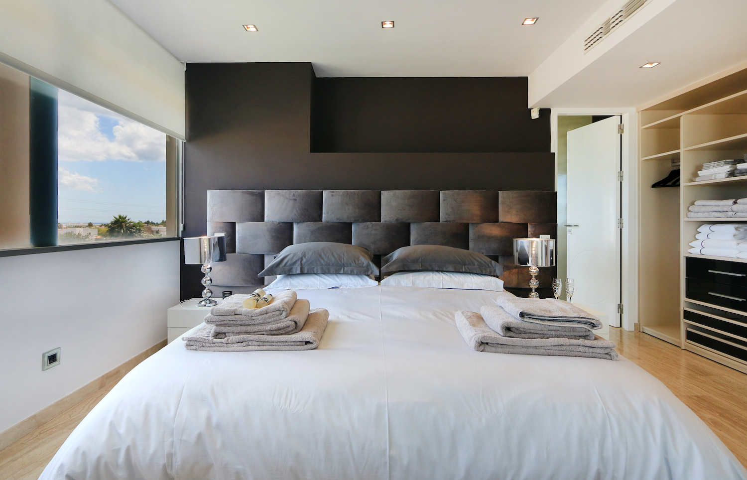 Villa Bellows
